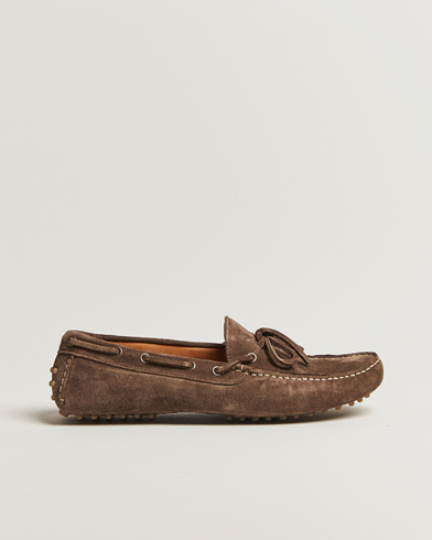 Myrqvist Tofta Car Shoe Taupe Suede – Marrón