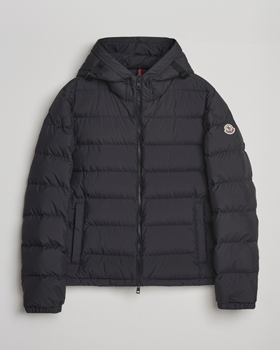 Moncler Laveraet Down Jacket Black – Negro