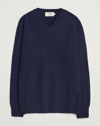 Harley Of Scotland for Care of Carl Harley Of Scotland Brushed Supersoft Lambswool V-Neck Navy – Azul