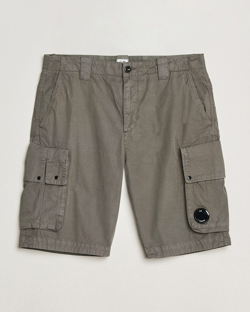 C.P. Company Cotton Gabardine Cargo Shorts Washed Black – Gris