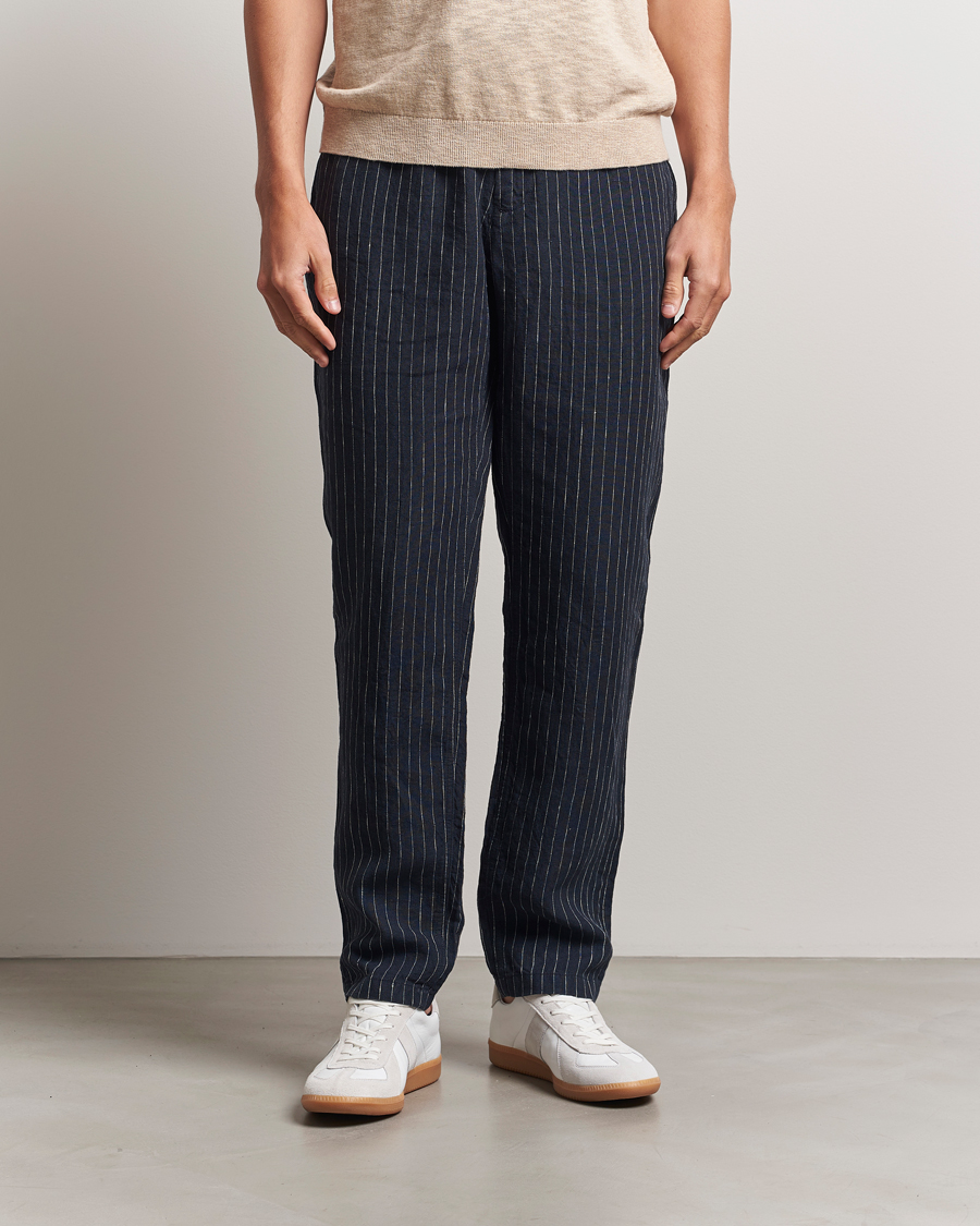 Hombres | Pantalones | GANT | Relaxed Fit Linen Pinstriped Trousers Darkened Navy
