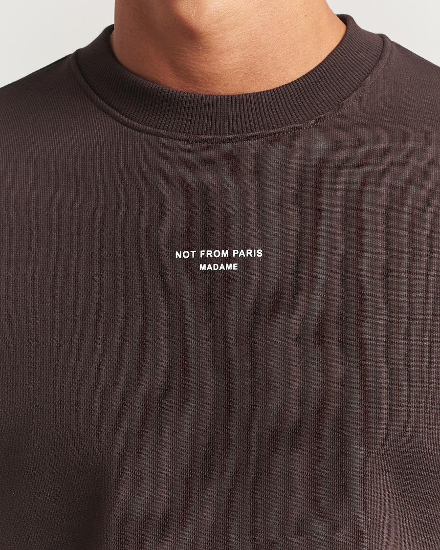 Hombres | Jerséis y prendas de punto | Drôle de Monsieur | Classic Slogan Sweatshirt Dark Brown