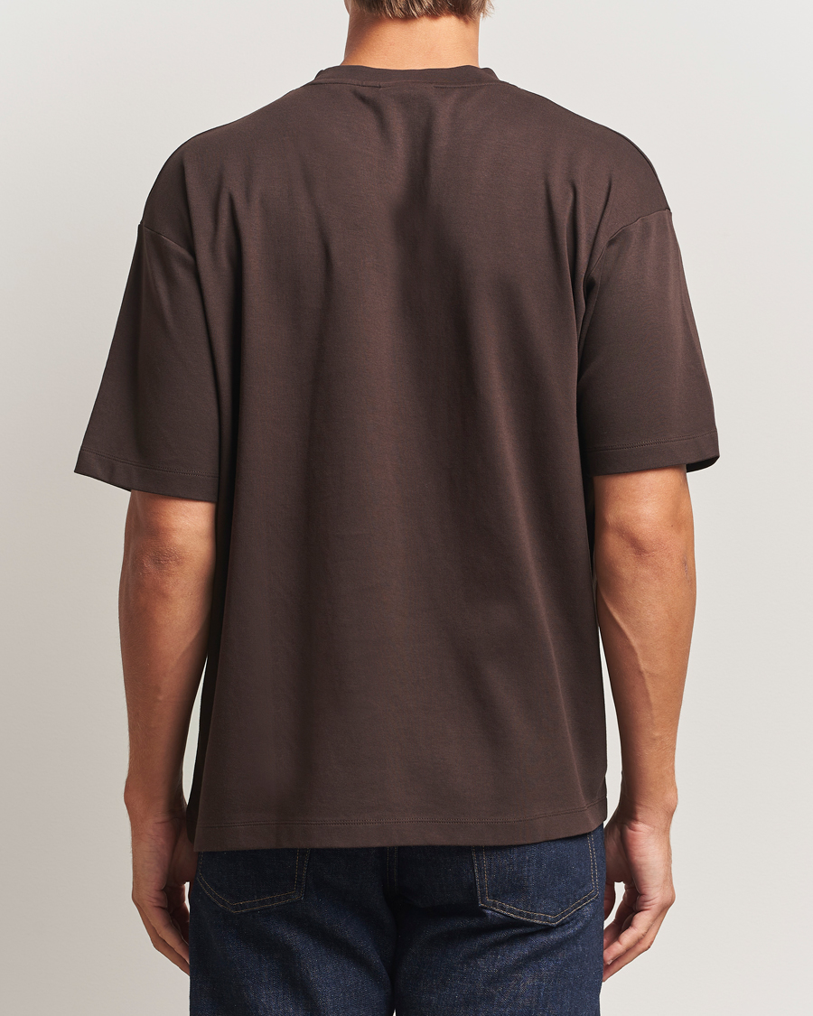 Hombres | Camisetas | Drôle de Monsieur | Classic Slogan T-Shirt Dark Brown
