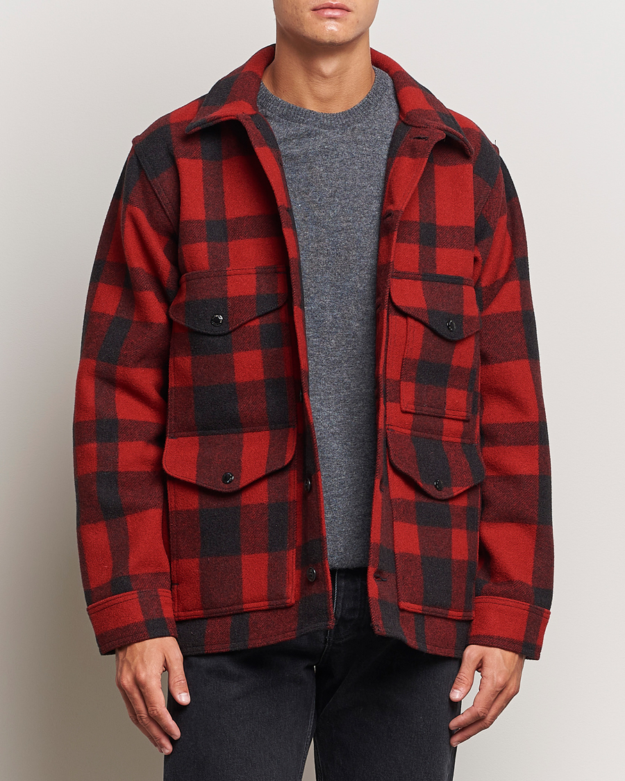 Hombres |  | Filson | Mackinaw Wool Cruiser Red/Black Plaid