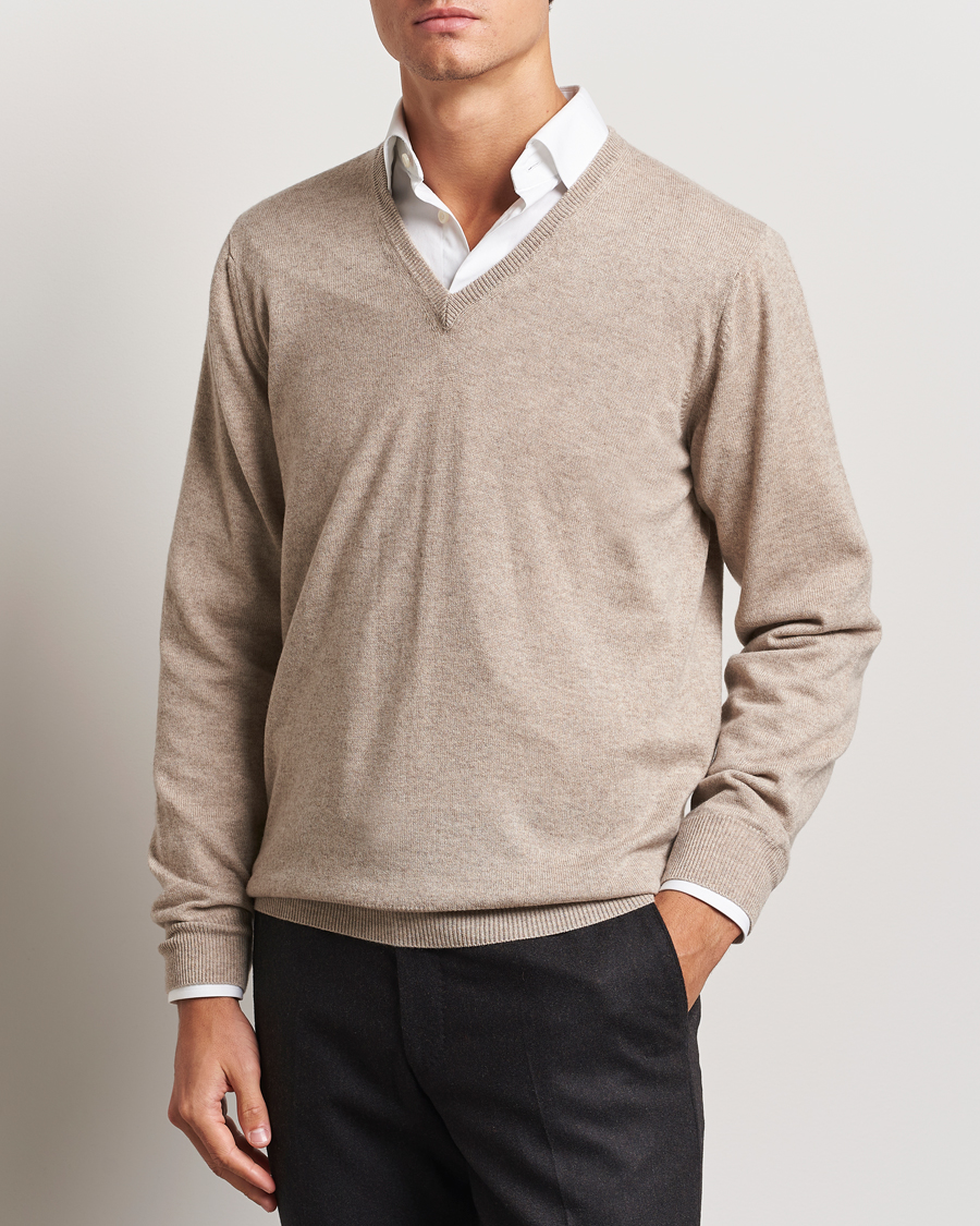 Hombres |  | Piacenza Cashmere | Cashmere V Neck Sweater Beige