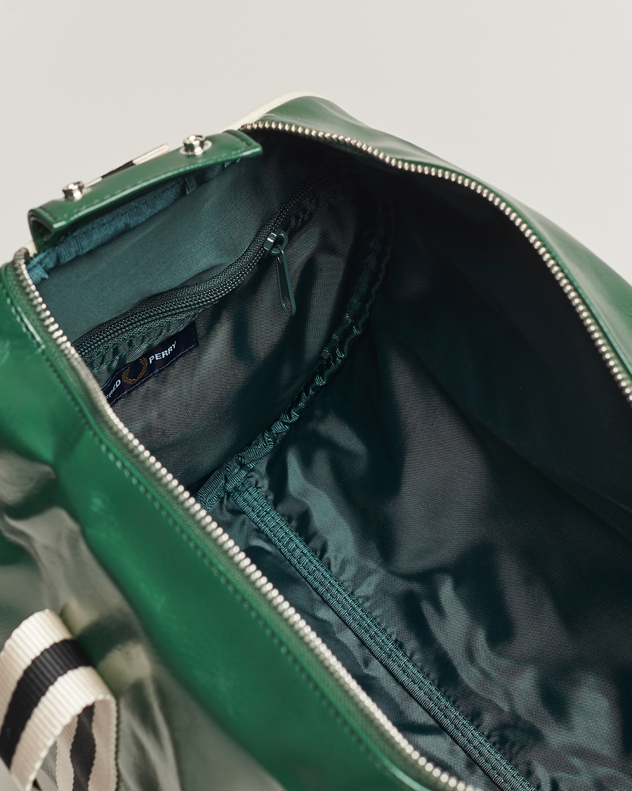 Hombres | Fred Perry Classic Barrel Bag Tartan Green | Fred Perry | Classic Barrel Bag Tartan Green