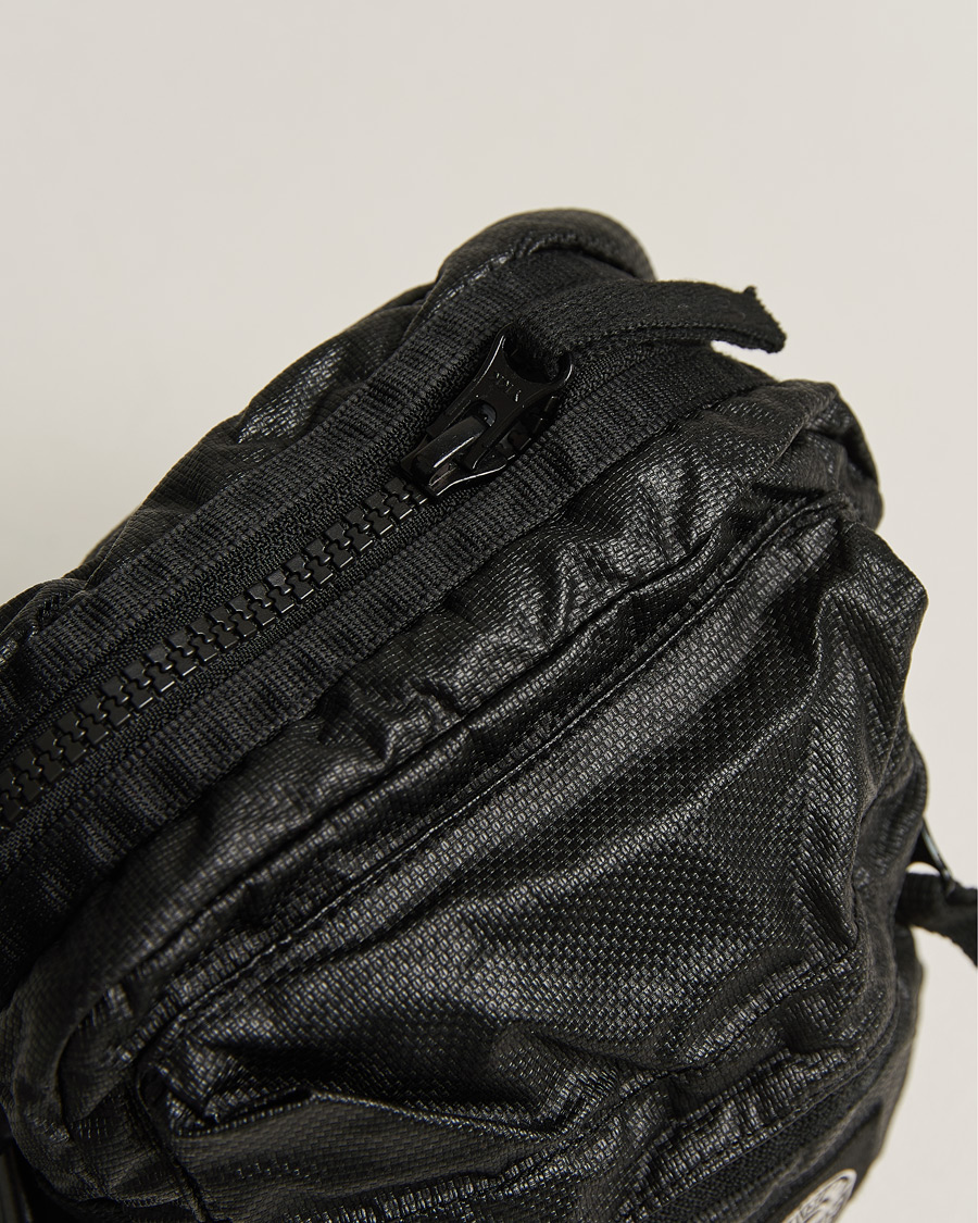 Hombres | Stone Island Garment Dyed Mussola Gommata Canvas Shoulder Bag Black | Stone Island | Garment Dyed Mussola Gommata Canvas Shoulder Bag Black