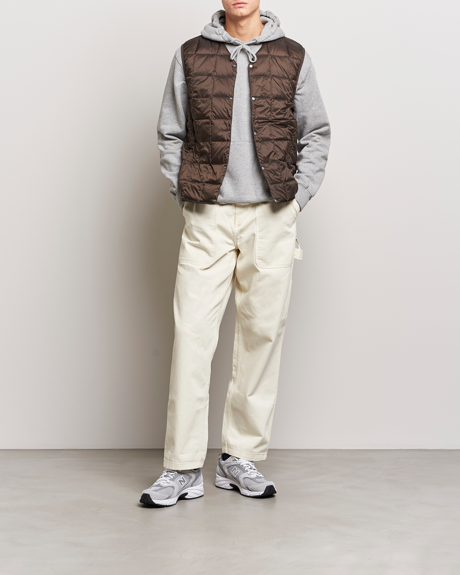 Hombres | Abrigos y chaquetas | TAION | V-Neck Lightweight Down Vest Dark Choco