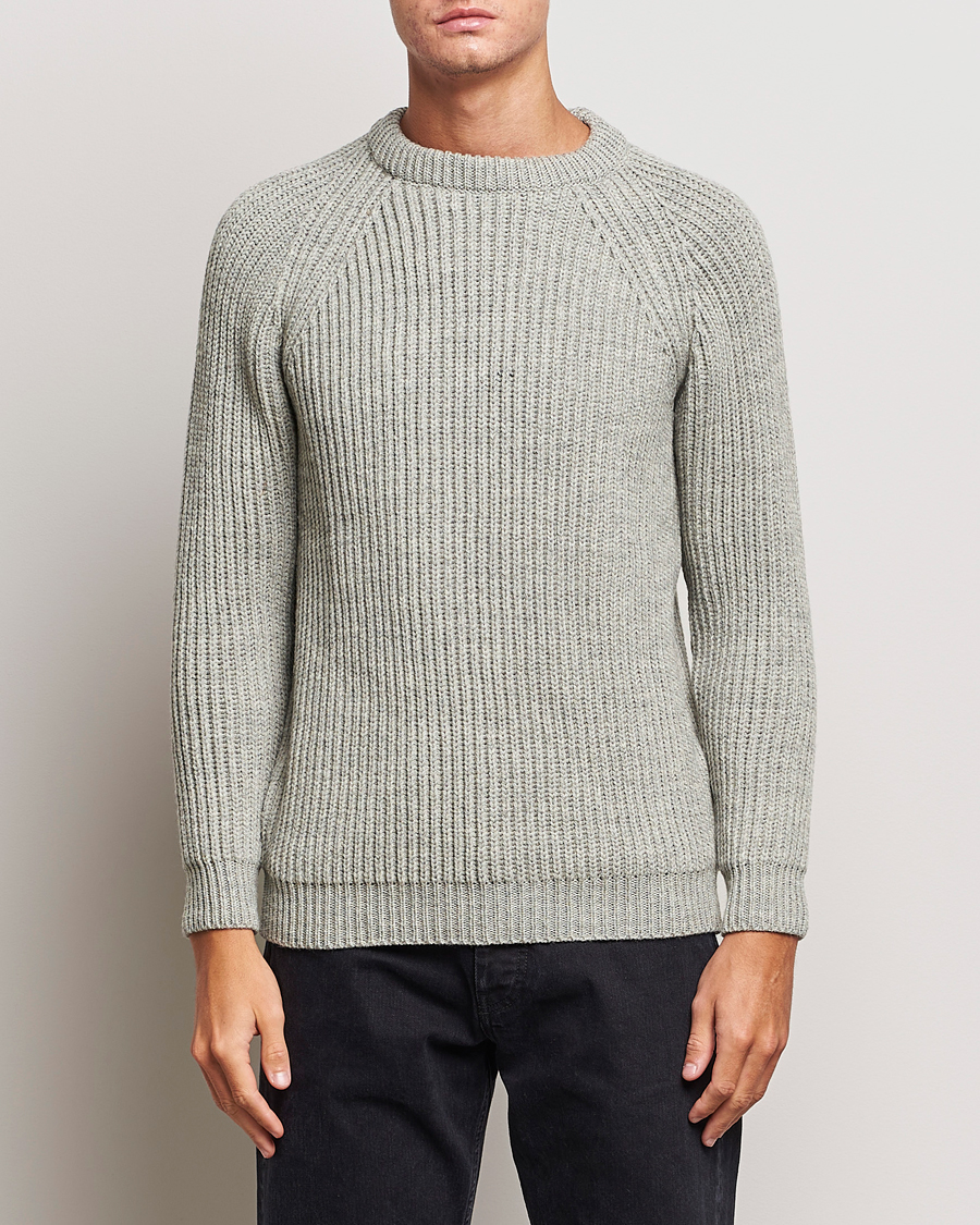 Hombres |  | Gloverall | Fisherman Rib Chunky Wool Crew Light Grey