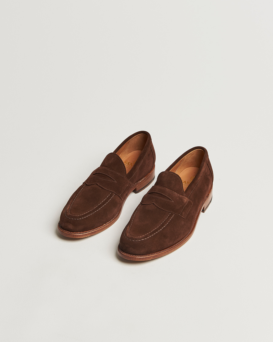 Hombres |  | Sanders | Aldwych Suede Penny Loafer Polo Snuff