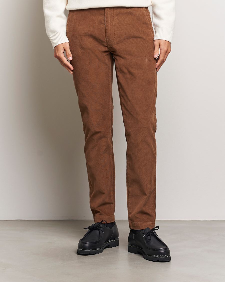 Hombres |  | Levi\'s | 14W Corduroy Chino Karla Brown