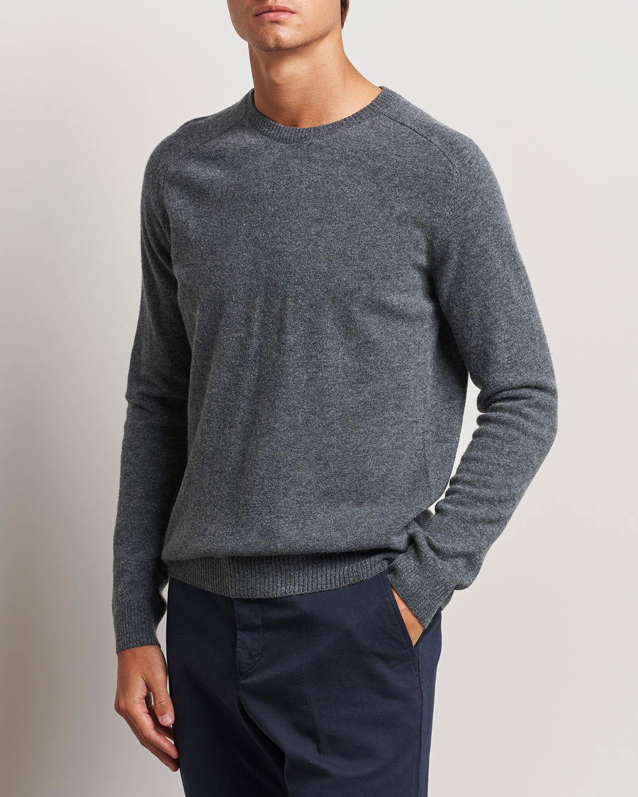 Hombres |  | KnowledgeCotton Apparel | Lambswool Roundneck Dark Grey