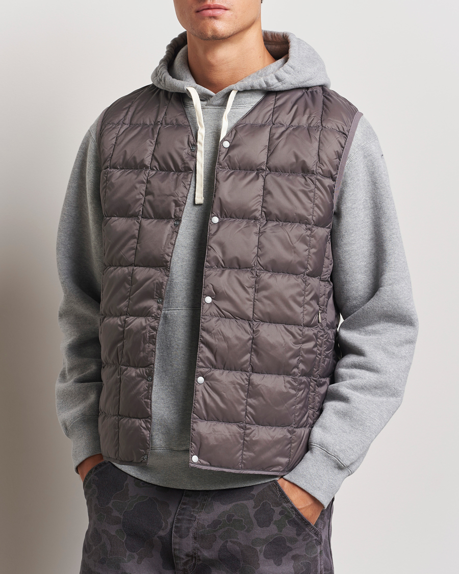 Hombres | Chaquetas de otoño | TAION | V-Neck Lightweight Down Vest Gray