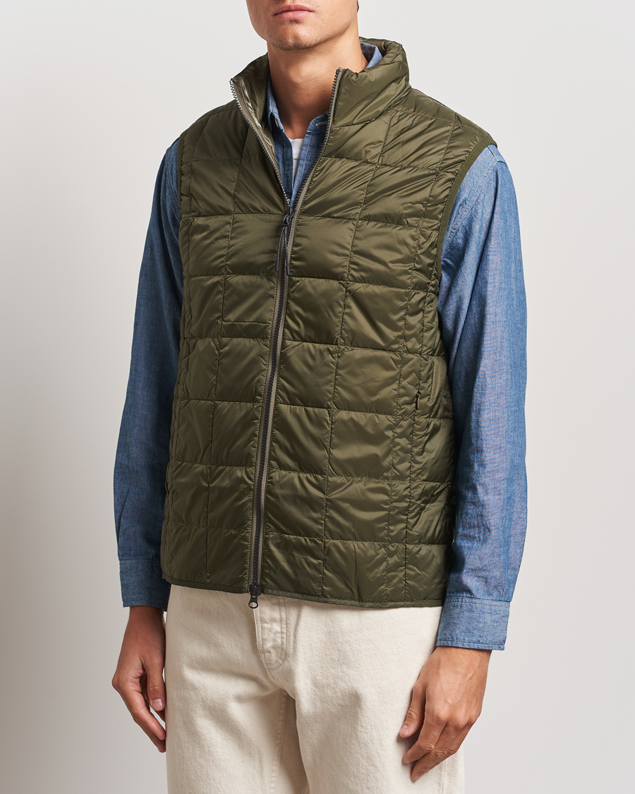 Hombres |  | TAION | High Neck Full Zip Lightweight Down Vest Dark Olive