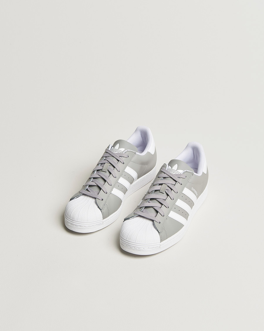 Hombres |  | adidas Originals | Superstar Sneaker Grey/White