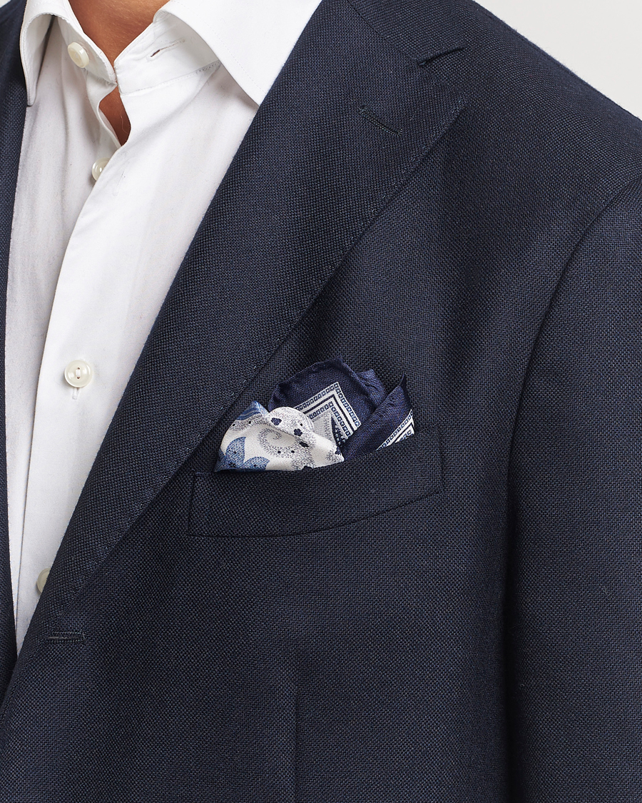 Hombres |  | Amanda Christensen | Silk Twill Printed Flower Pocket Square Navy