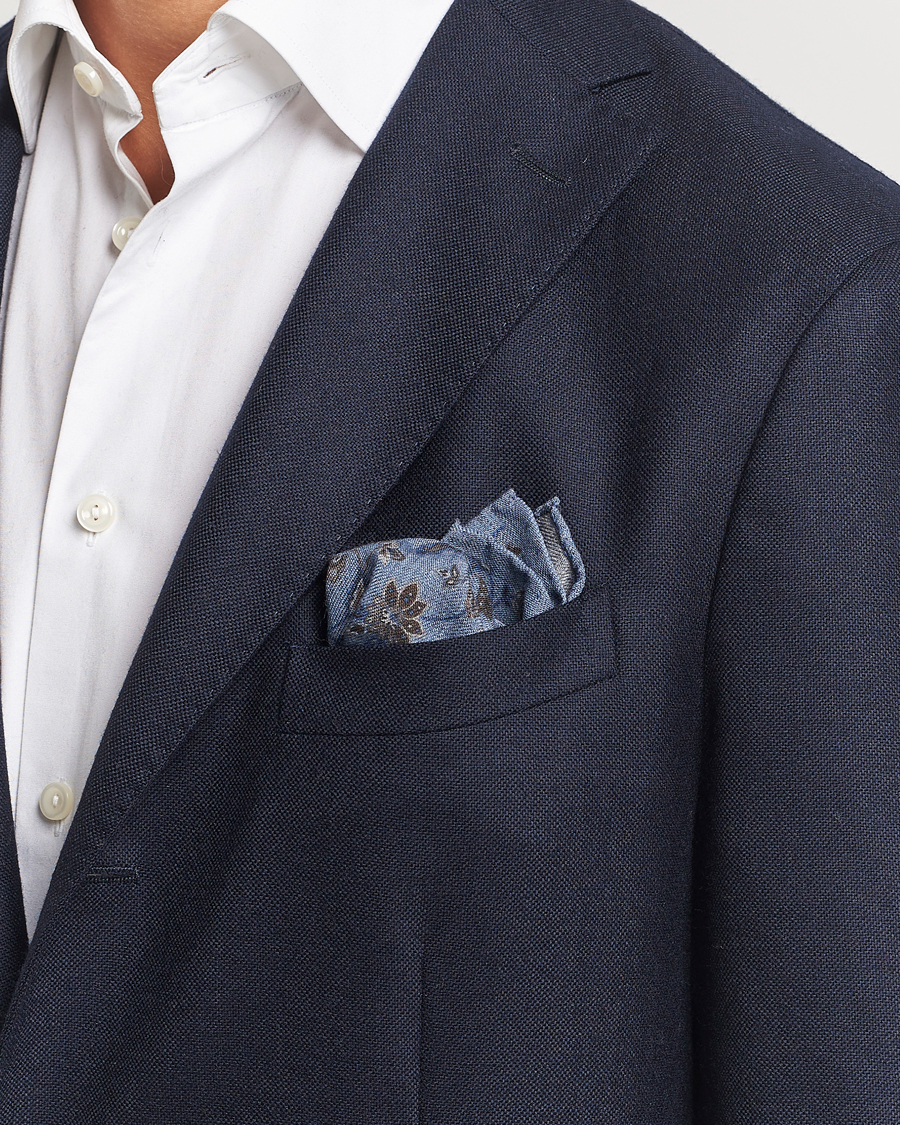 Hombres |  | Amanda Christensen | Wool Flannel Printed Flower Pocket Square Blue