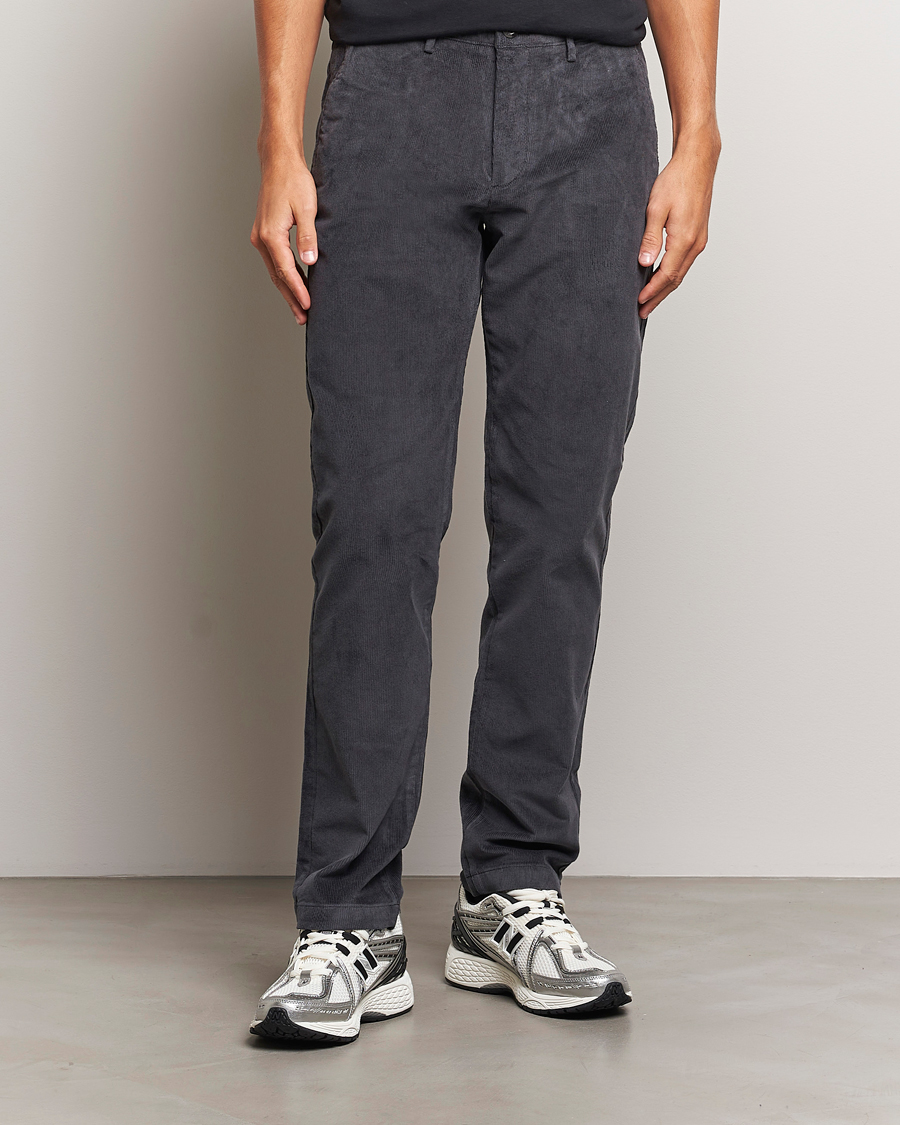 Hombres |  | Dockers | Slim Cotton Corduroy Chino Asphalt