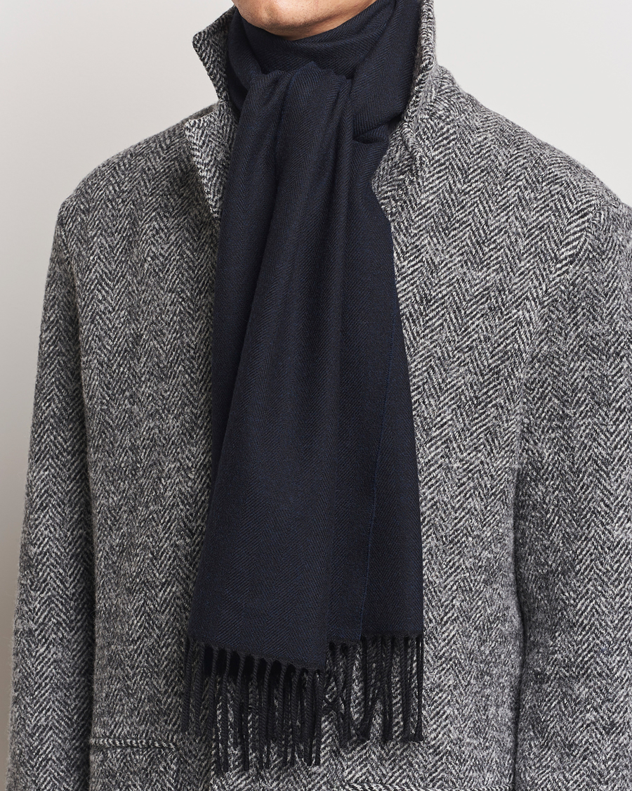 Hombres |  | Eton | Merino Wool Herringbone Scarf Navy Blue