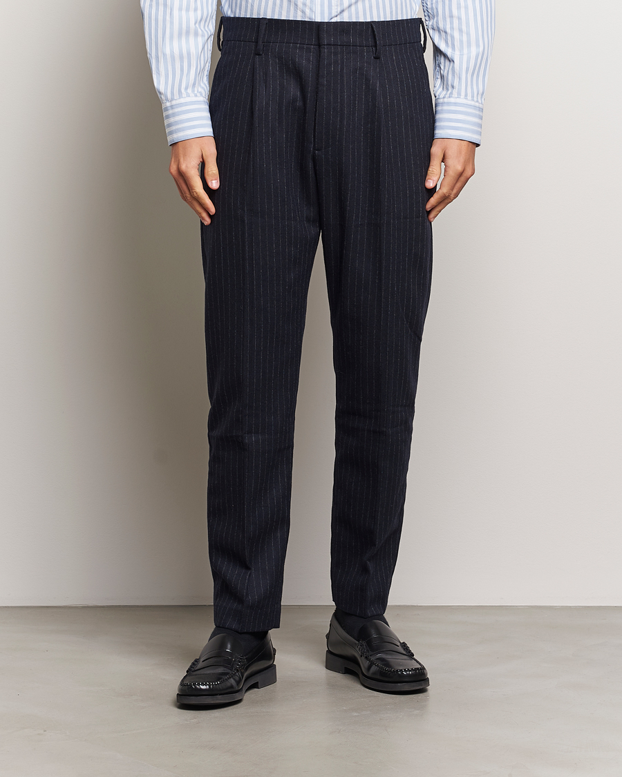 Hombres |  | NN07 | Bill Wool Pleated Trousers Navy Blue Pinstripe