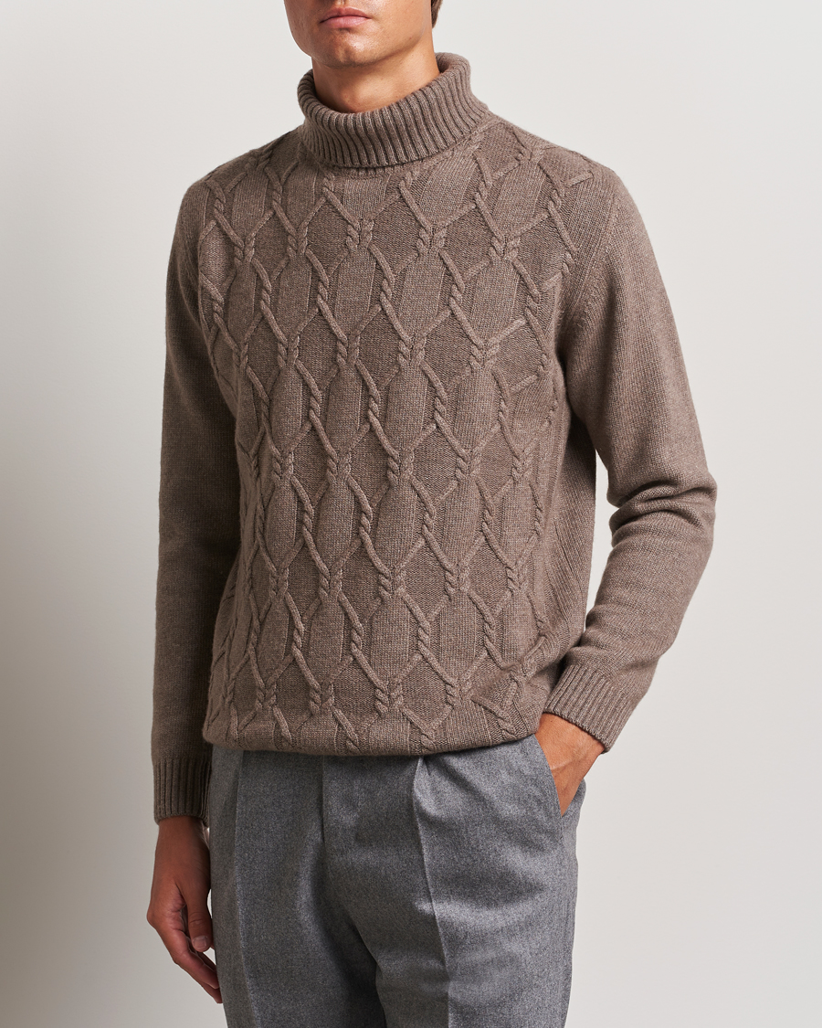 Hombres |  | Oscar Jacobson | Salomon Heavy Knitted Cable Rollneck Light Brown