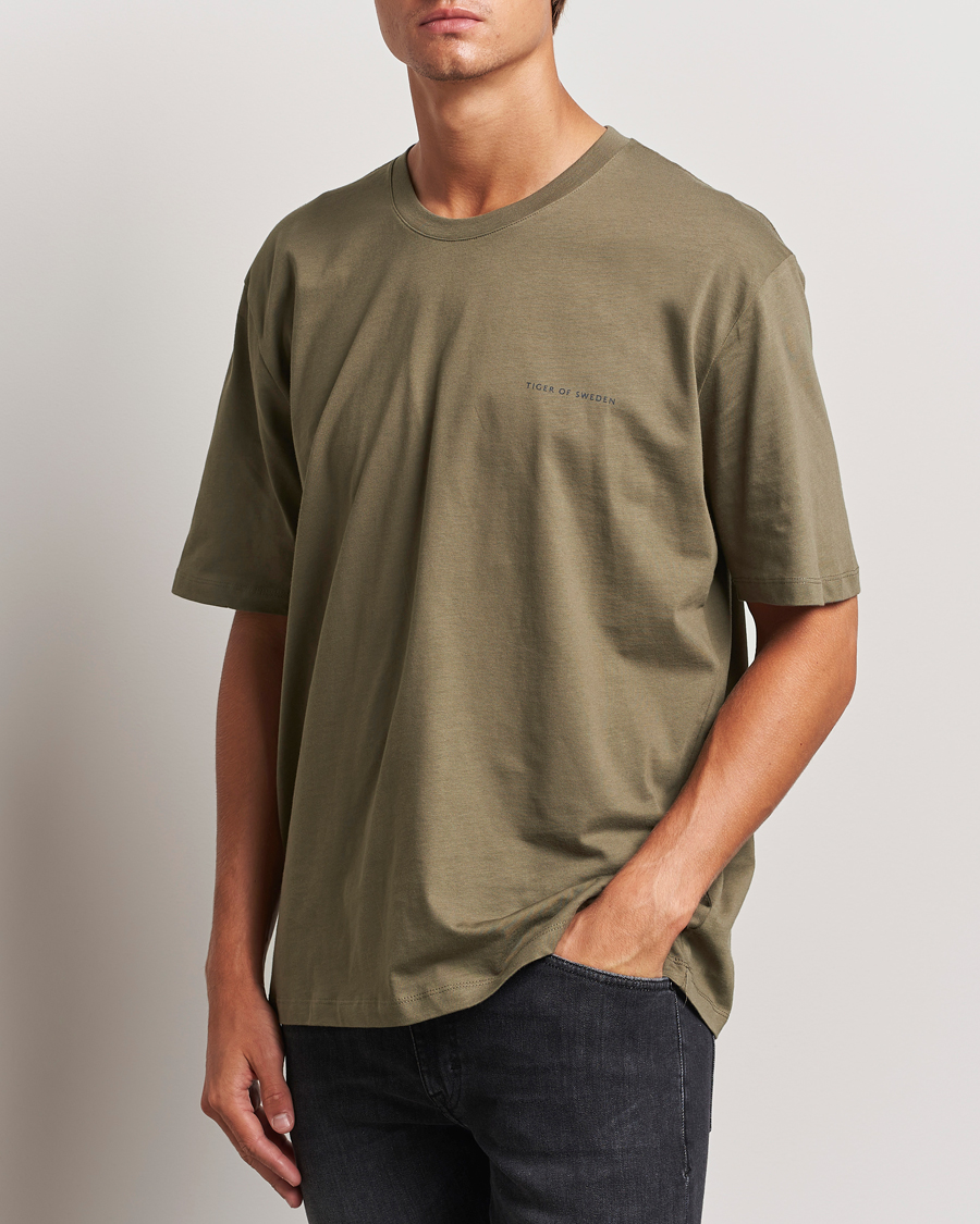 Hombres |  | Tiger of Sweden | Pro Cotton Logo T-Shirt October Sage