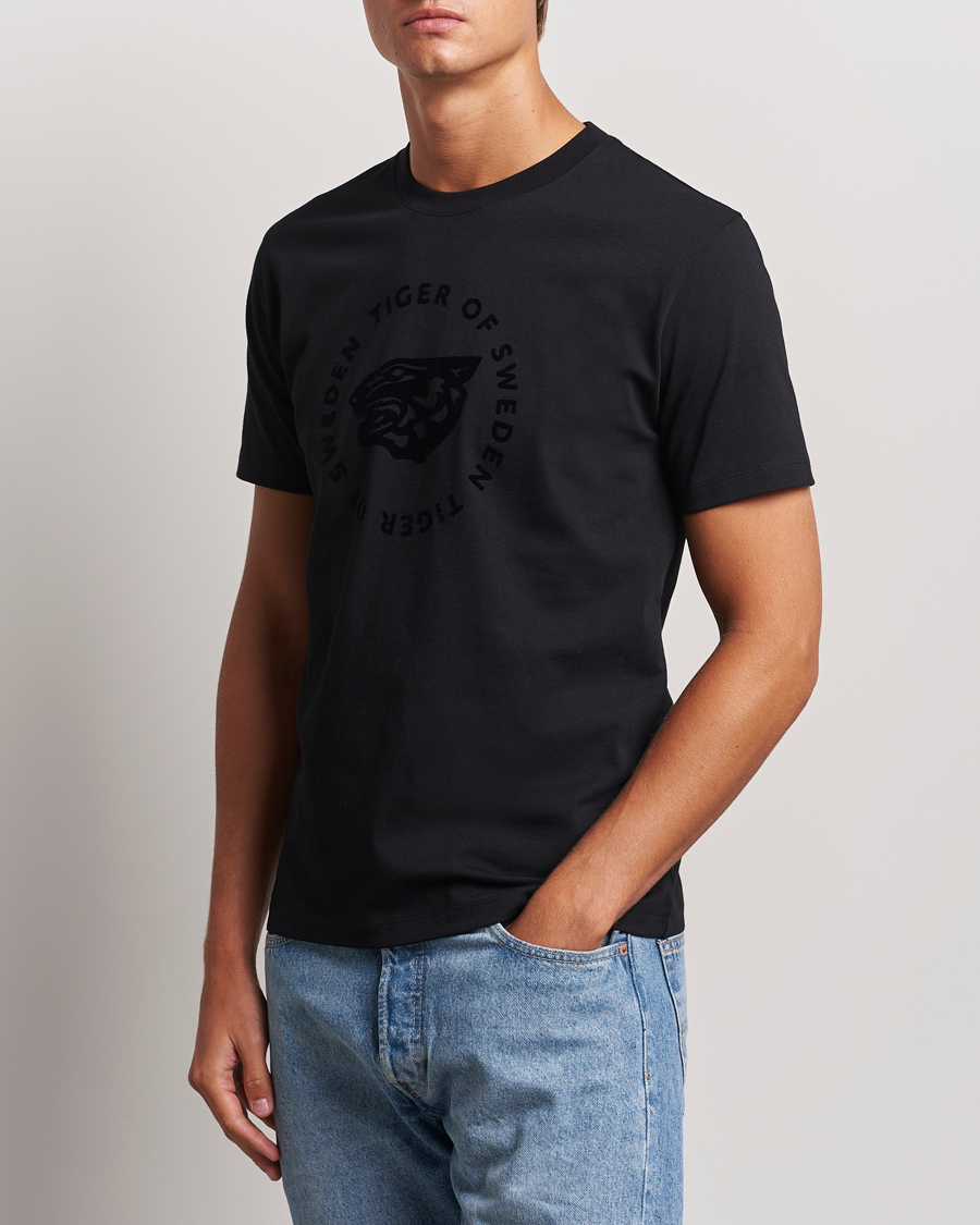 Hombres |  | Tiger of Sweden | Dillan Logo Crew Neck T-Shirt Black