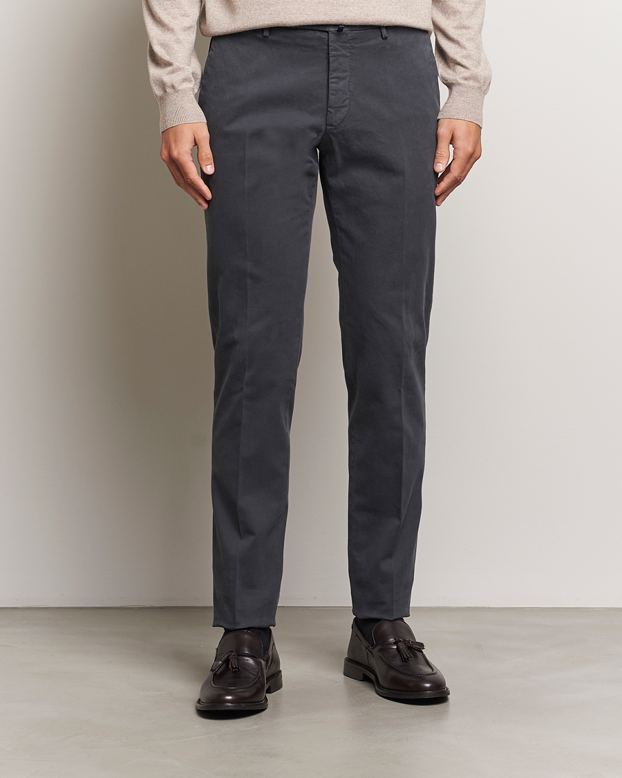 Hombres |  | Incotex | Slim Fit Cotton Stretch Chinos Dark Grey