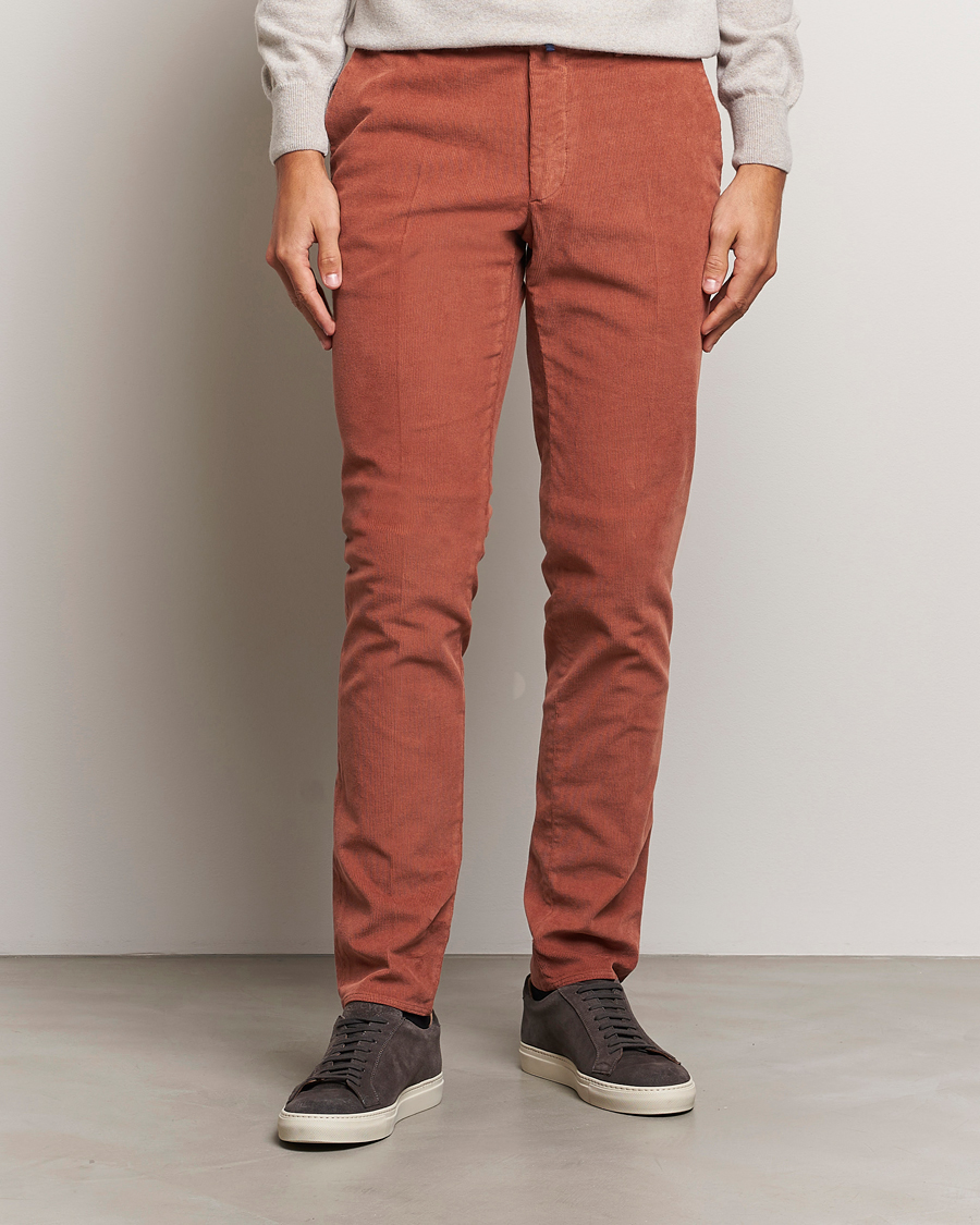 Hombres |  | Incotex | Slim Fit Baby Corduroy Trousers Vintage Red