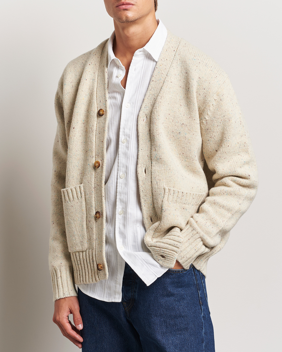 Hombres |  | LES DEUX | Gary Fleck Wool Cardigan Light Sand