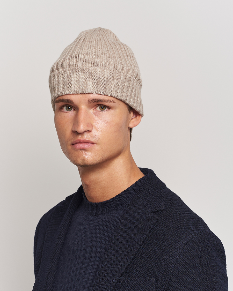 Hombres |  | Piacenza Cashmere | Ribbed Cashmere Beanie Light Beige