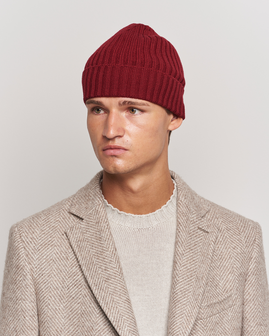 Hombres |  | Piacenza Cashmere | Ribbed Cashmere Beanie Burgundy