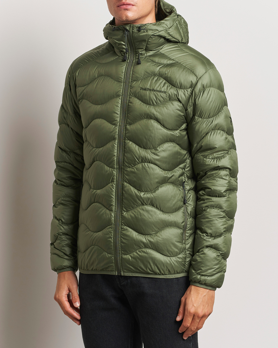 Hombres |  | Peak Performance | Helium Down Hooded Jacket Pine Needle