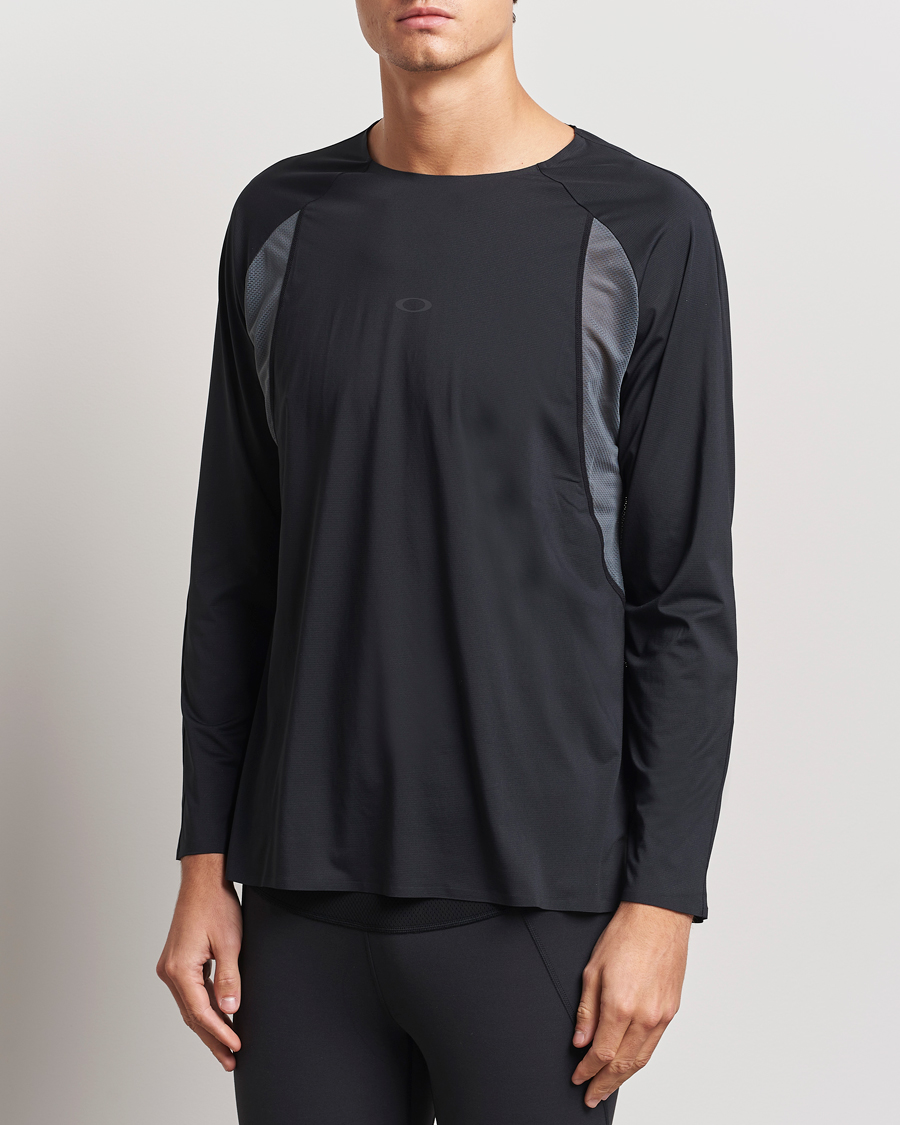 Hombres |  | Oakley | Pursuit Pro Long Sleeve T-Shirt Blackout