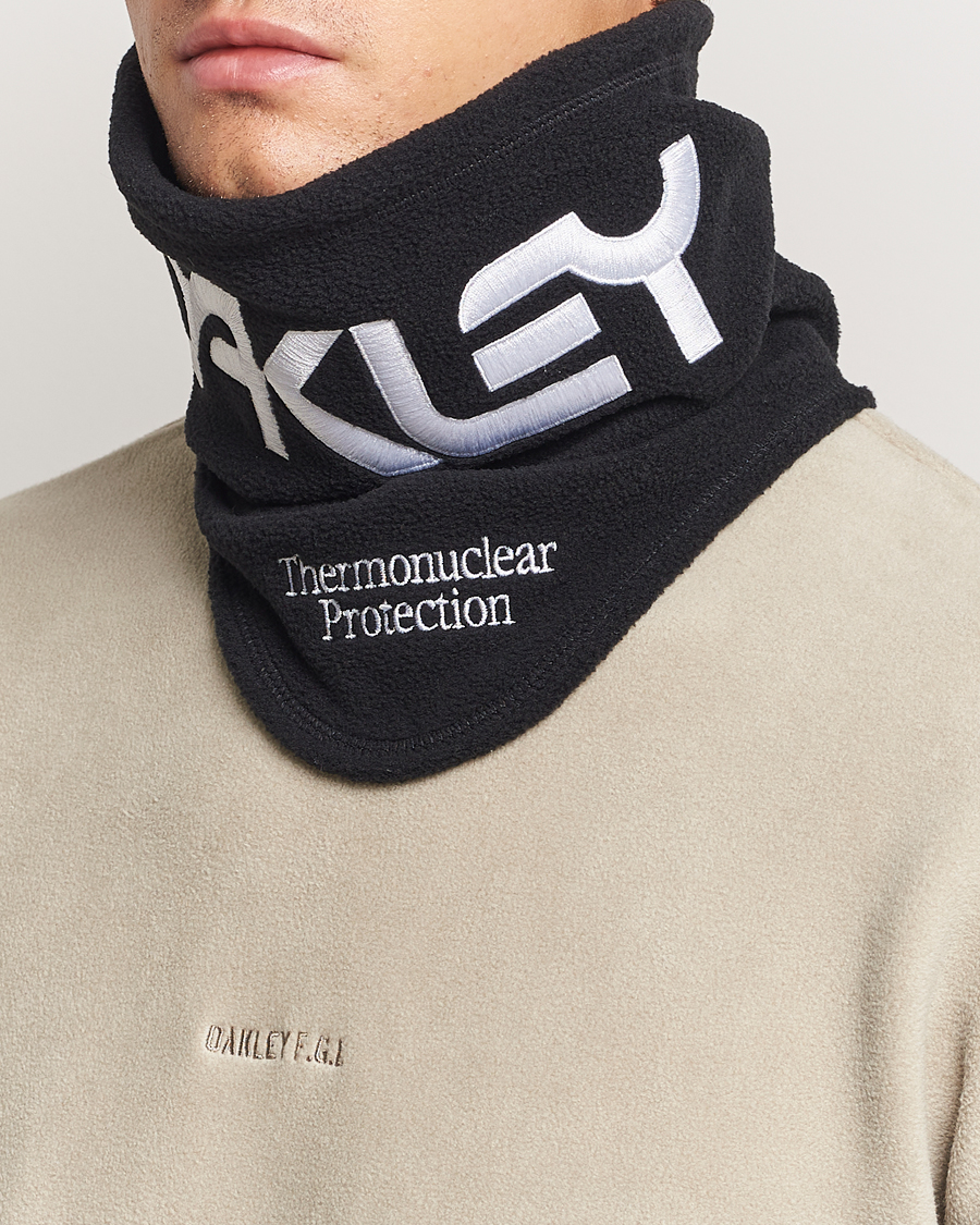 Hombres |  | Oakley | TNP Neck Gaiter Blackout