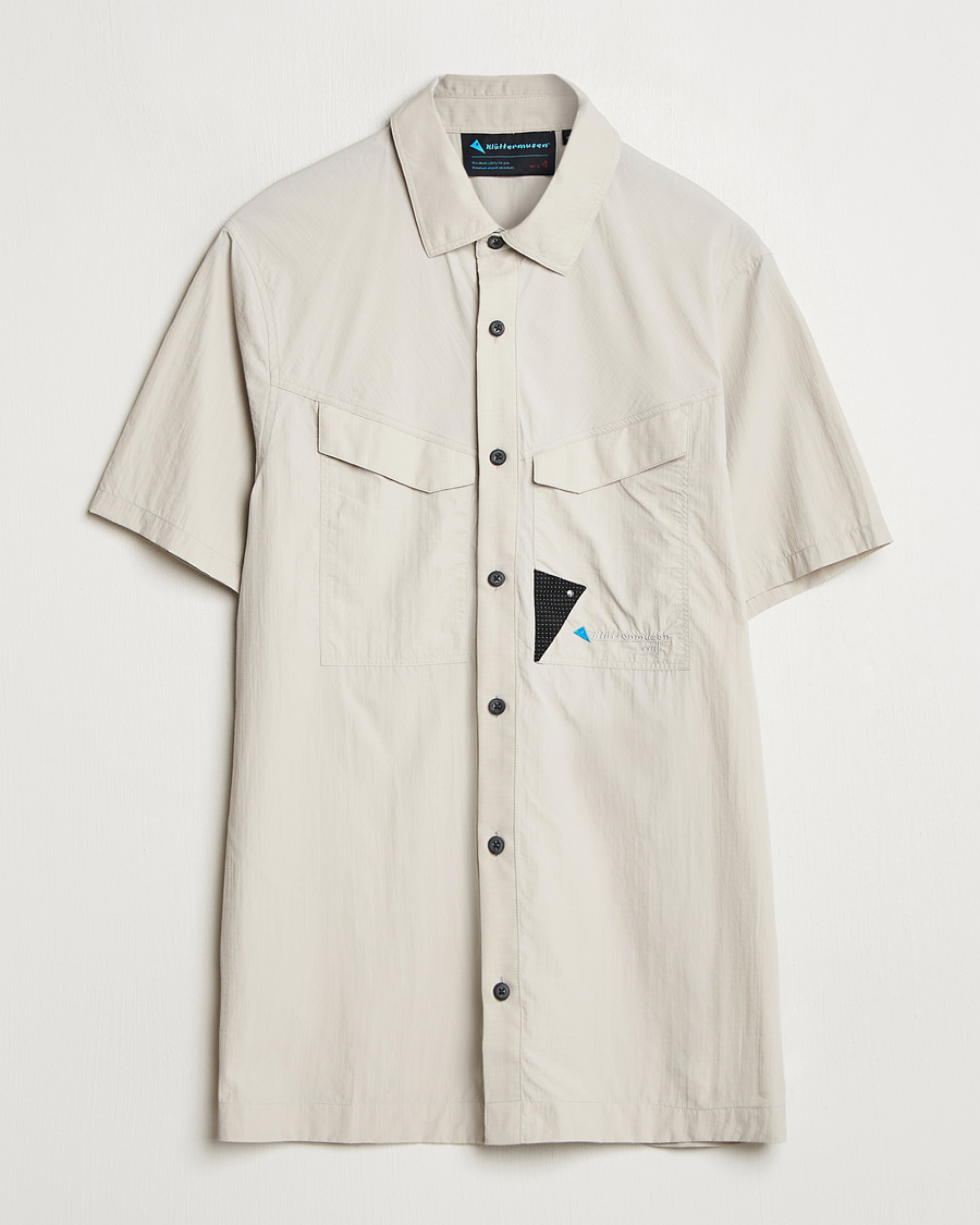 Hombres | Camisas | Klättermusen | Syn Short Sleeve Function Shirt Silver Creme