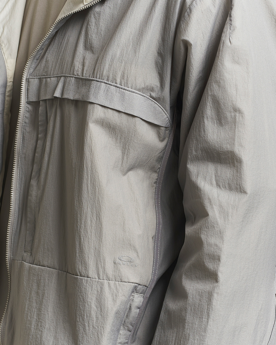 Hombres | Abrigos y chaquetas | Oakley | Latitude Flight Wind Jacket Cement