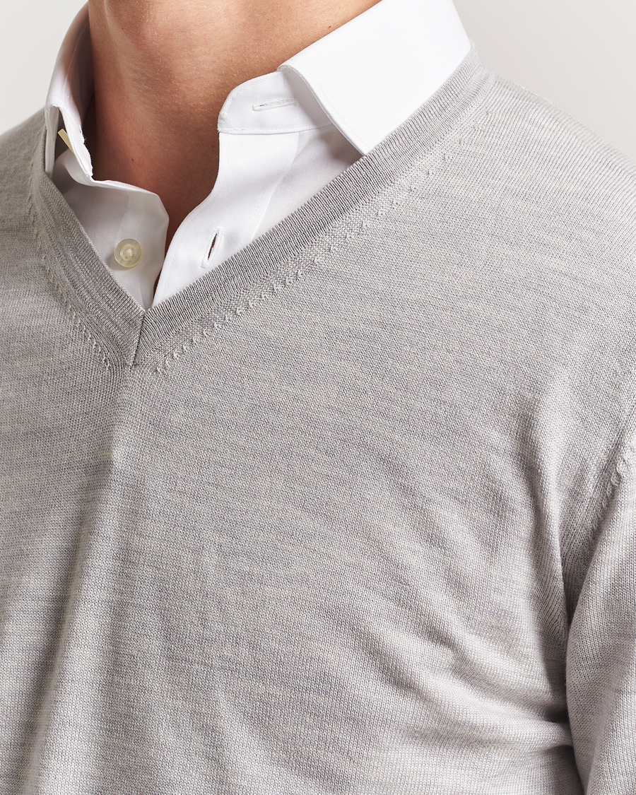 Hombres | Jerséis y prendas de punto | Charles Tyrwhitt | Pure Merino V-Neck Jumper Silver Grey