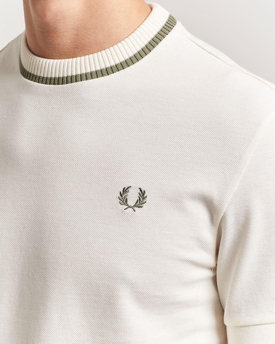 Hombres | Camisetas | Fred Perry | Pique Crew Neck T-Shirt Light Ecru