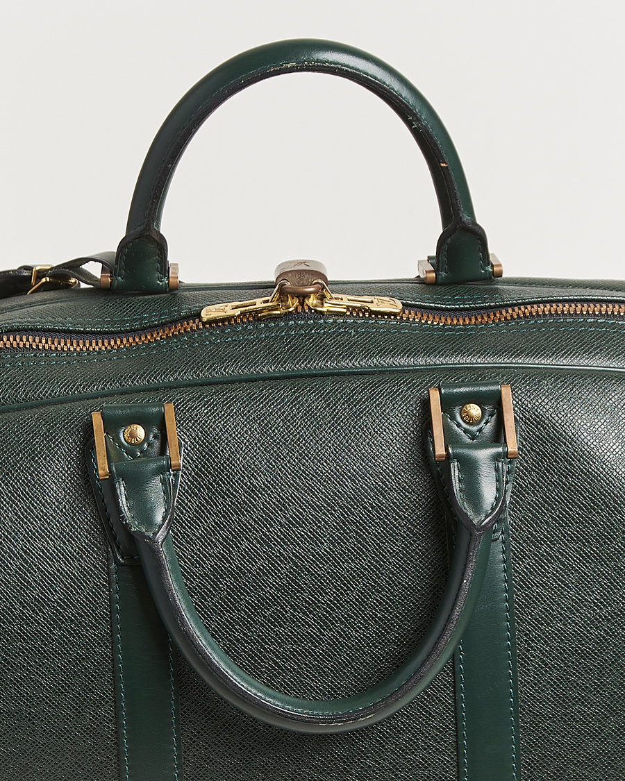 Hombres | Louis Vuitton Pre-Owned Taiga Kendall GM Weekend Bag Green | Louis Vuitton Pre-Owned | Taiga Kendall GM Weekend Bag Green