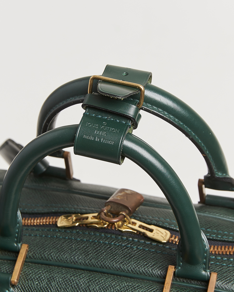 Hombres | Louis Vuitton Pre-Owned Taiga Kendall GM Weekend Bag Green | Louis Vuitton Pre-Owned | Taiga Kendall GM Weekend Bag Green