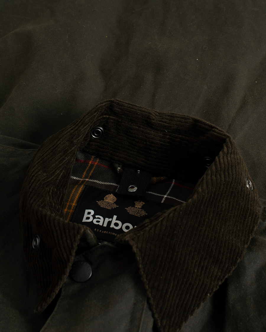 Hombres | Barbour Lifestyle Classic Northumbria Jacket Olive | Pre-owned | Barbour Lifestyle Classic Northumbria Jacket Olive