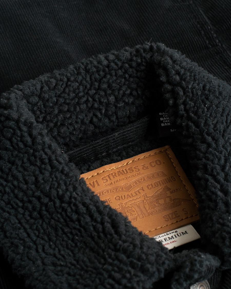 Hombres | Levi's Type III Sherpa Corduroy Trucker Black | Pre-owned | Levi's Type III Sherpa Corduroy Trucker Black